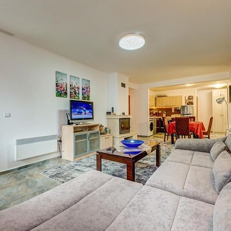 Bright And Spacious 2-Bdr Apartment With Balcony By Flat Mаnager Pamporowo Zewnętrze zdjęcie