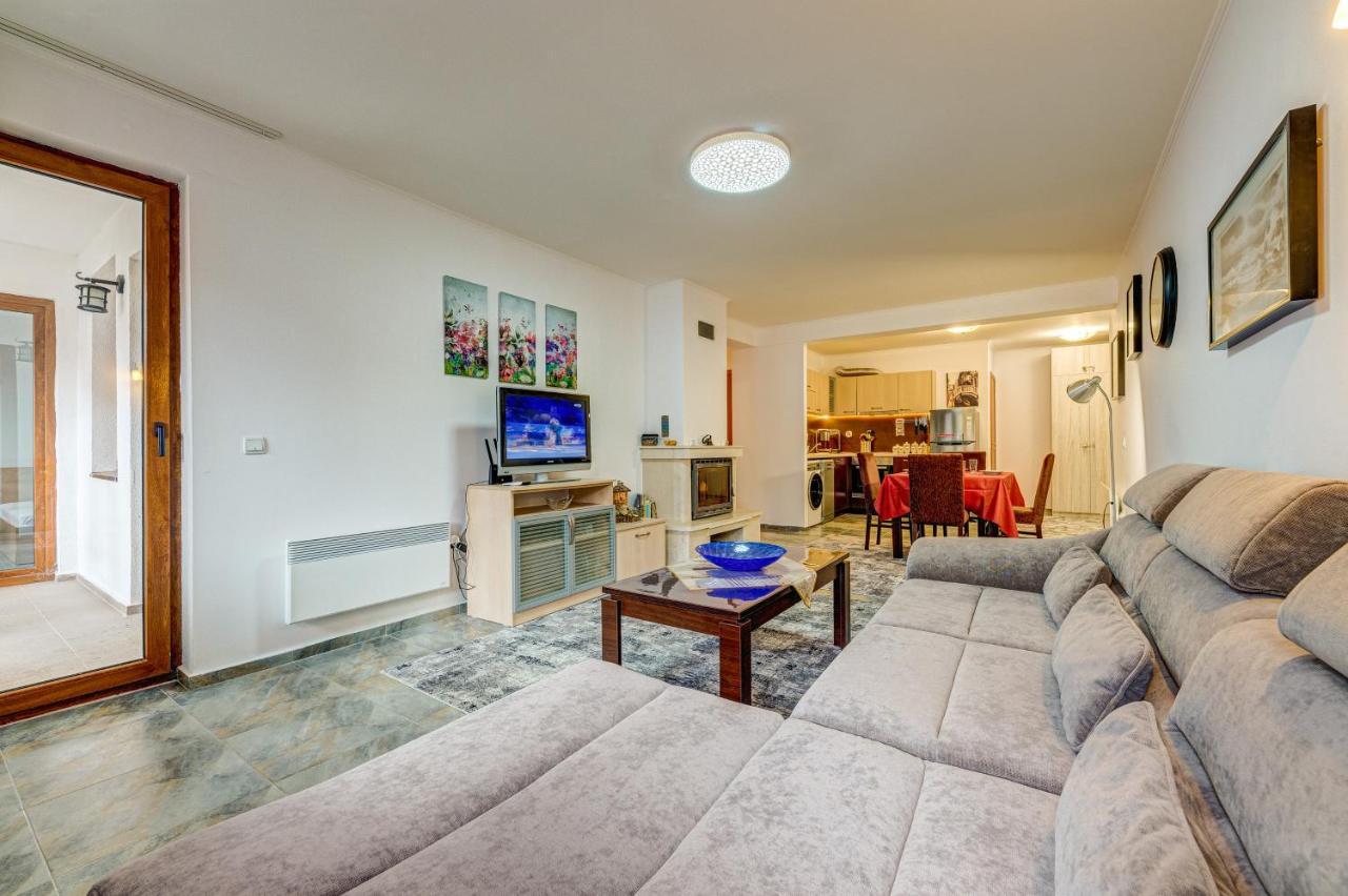 Bright And Spacious 2-Bdr Apartment With Balcony By Flat Mаnager Pamporowo Zewnętrze zdjęcie
